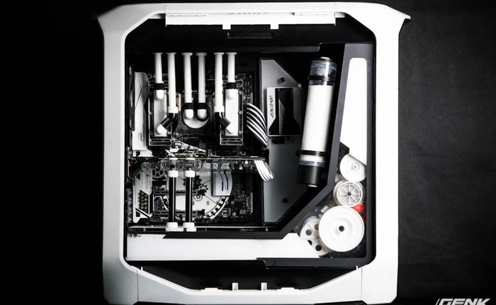 Ngắm bộ máy tính mang tên "Thái Cực Quyền" hài hòa 2 tông màu đen trắng