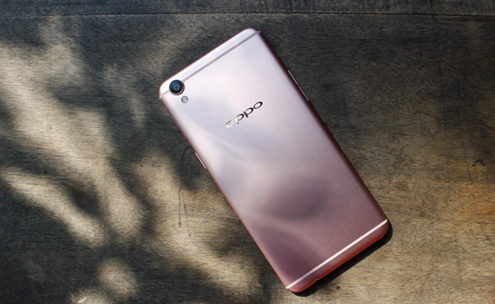 Chú trọng "tự sướng", Oppo F1 Plus có camera trước 16 MP, cao hơn cả mặt sau