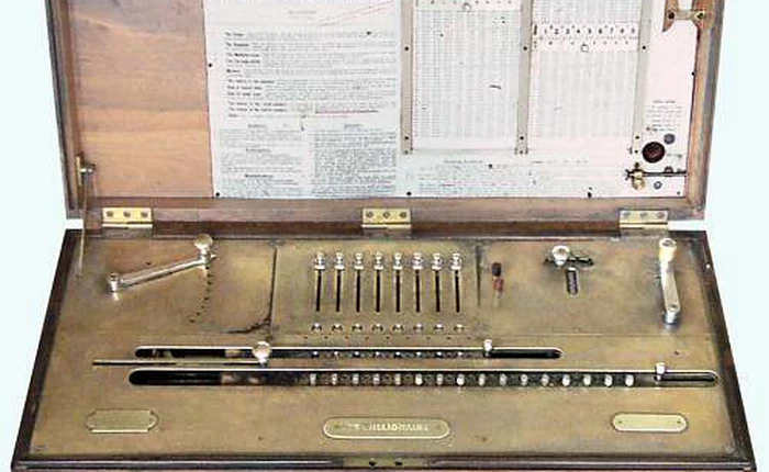 [Video] Máy tính 120 năm tuổi vẫn chạy tốt!