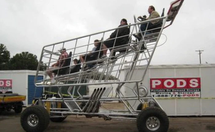 Bạn nghĩ xe đẩy hàng ở siêu thị có thể chở được bao nhiêu cân?