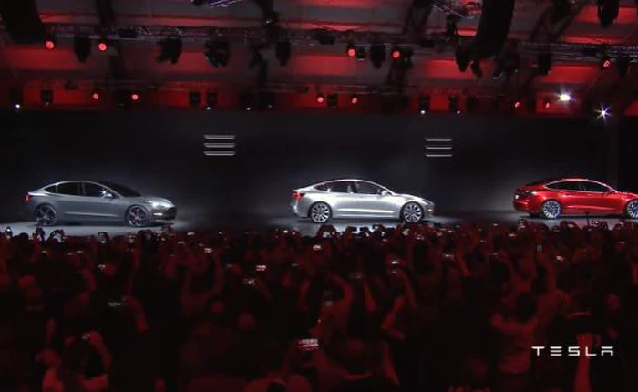 Sự kiện Tesla kết thúc đột ngột, khách mời vẫn hò reo