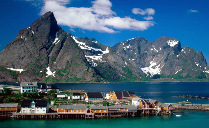 Elon Musk hạnh phúc tột bậc khi Na Uy tuyên bố là nước đầu tiên cấm ô tô chạy xăng