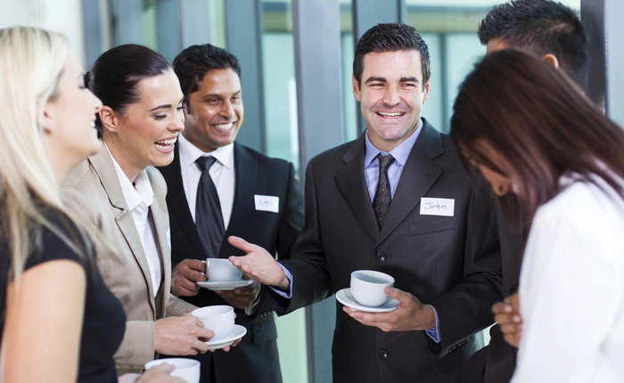 Nếu muốn được mọi người yêu mến từ lần gặp đầu tiên, hãy áp dụng Quy tắc 20