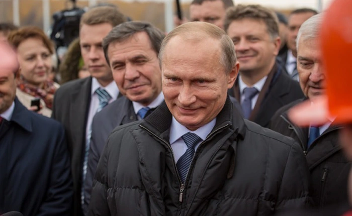 Chính phủ Nga muốn cấm Windows và có thêm tiền thuế từ Apple, Google