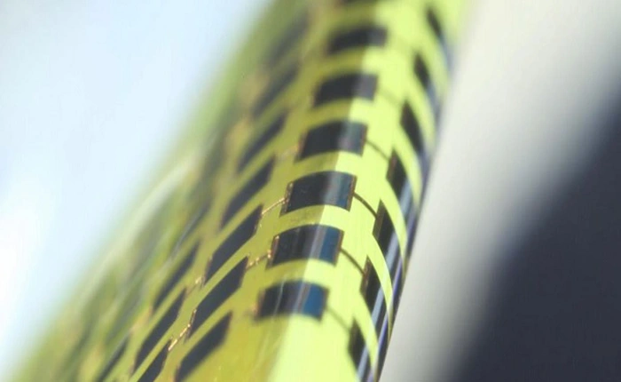 Hàn Quốc phát triển thành công tế bào năng lượng mặt trời mỏng hơn 100 lần so với tóc người