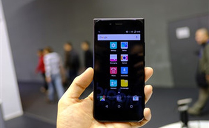 Smartphone của cựu CEO Apple bán tại VN trong tháng 4