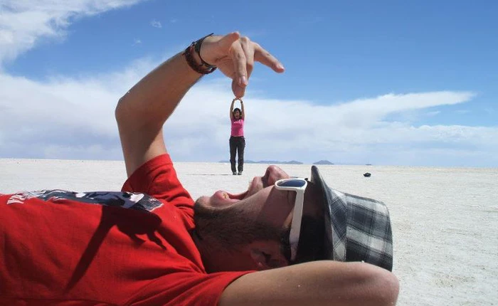 Nếu bạn tìm thấy chiếc smartphone trong hình này, mắt bạn hẳn là tinh tường nhất nhì thế giới