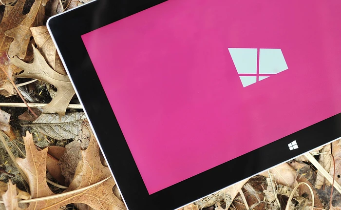 Microsoft định phát triển phiên bản Windows 10 máy tính mới cho chip di động ARM của Intel