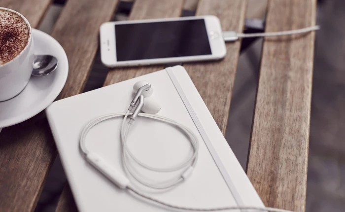 Tai nghe kết nối bằng cổng lightning, loại bỏ tiếng ồn đầu tiên xuất hiện tại IFA 2016