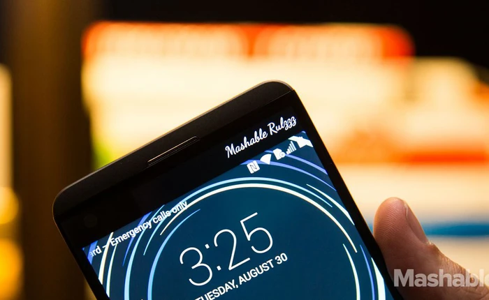 Màn hình phụ thứ 2 trên LG V20 có cải tiến nhỏ so với V10, nhưng lại là khác biệt rất lớn