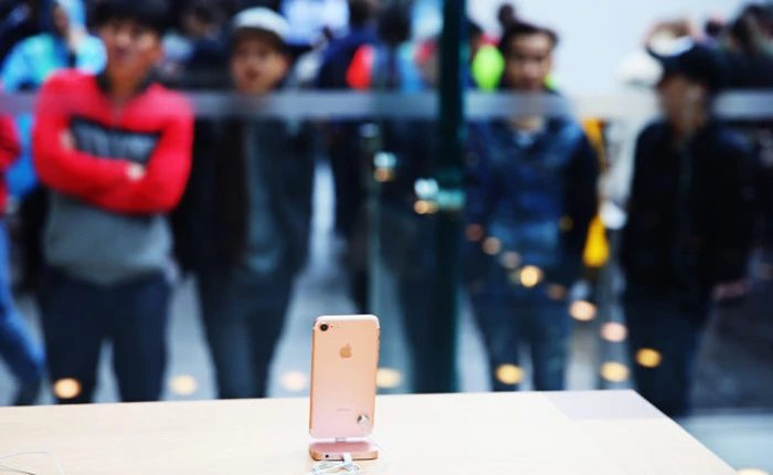 Khách hàng tức giận khi nhà mạng Singapore không đáp ứng đủ đơn đặt hàng iPhone 7 và iPhone 7 Plus