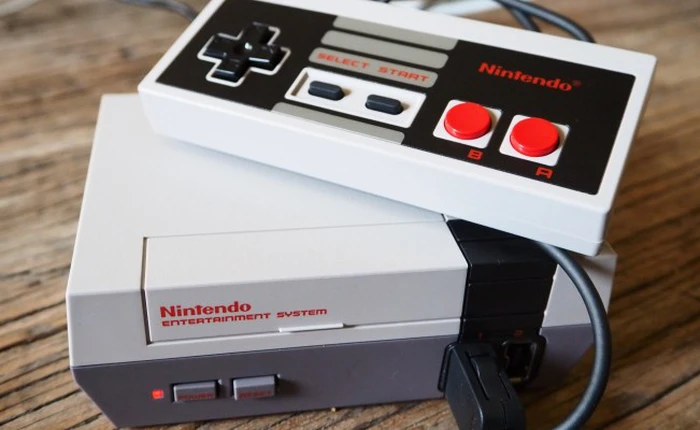 'Mổ bụng' NES Classic - điện tử 4 nút đang cháy hàng trên thế giới