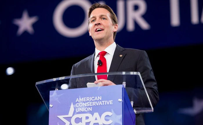 Thượng nghị sĩ Mỹ cũng đi lái xe Uber