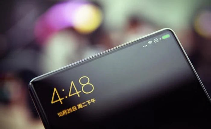 [Video] Tra tấn Xiaomi Mi Mix để xem vỏ gốm và màn hình tràn cạnh có thể chịu va đập, chống xước đến mức nào