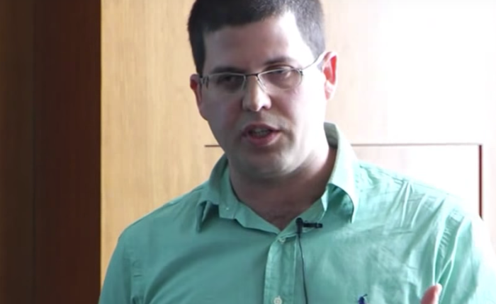 Trưởng nhóm kỹ thuật của Oculus bị cảnh sát bắt giữ vì lạm dụng tình dục bé gái 15 tuổi