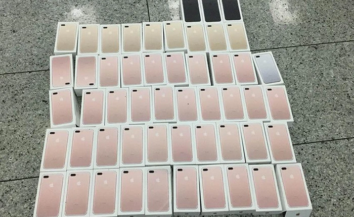 Buôn lậu 400 chiếc iPhone 7/7 Plus bằng cách cuốn quanh người như... áo giáp