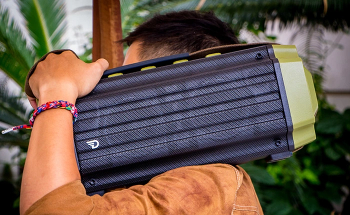 Đánh giá loa di động Dreamwave Tremor: nặng gần 6kg, dài hơn nửa mét, chống nước, pin khủng, chất âm tốt