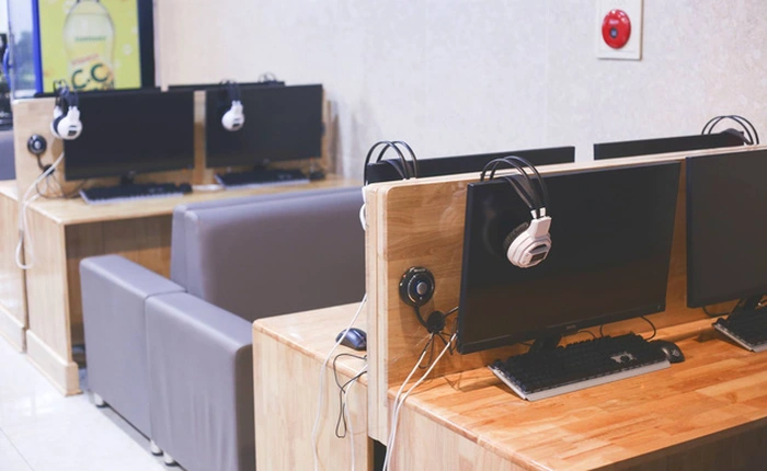 Tới thăm phòng máy chơi game cho các cặp đôi đầu tiên ở Hải Phòng