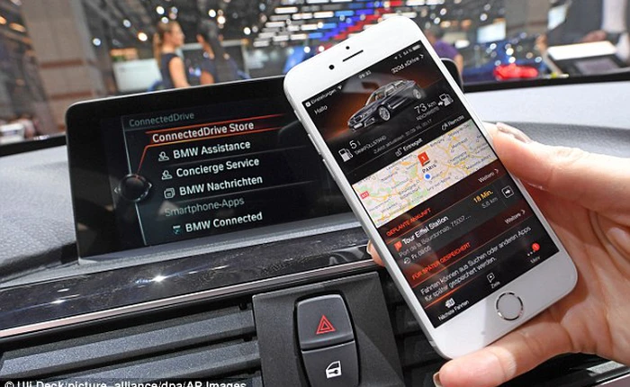 Dùng công nghệ khóa xe từ xa của BMW để nhốt trộm, bắt hắn ngoan ngoãn đợi cảnh sát tới tóm