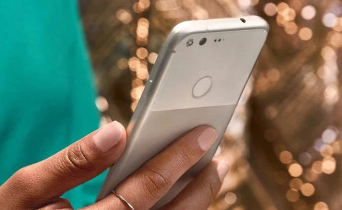 Đây là lý do khiến camera trên cặp đôi smartphone Pixel mới trình làng của Google không cần lồi vẫn vượt iPhone 7