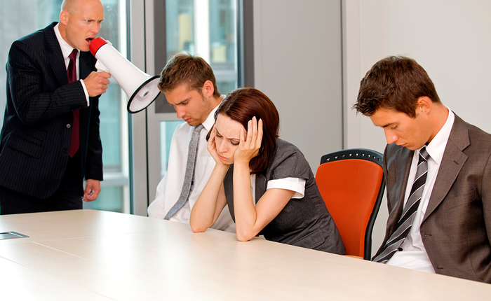 Gặp phải sếp thiên vị và hay "để bụng", làm thế nào để những nỗ lực của bạn vẫn được công nhận?