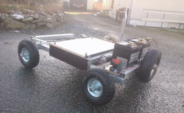 Chiếc xe điều khiển từ xa này có thể đi bất cứ nơi đâu nhờ dịch vụ 3G