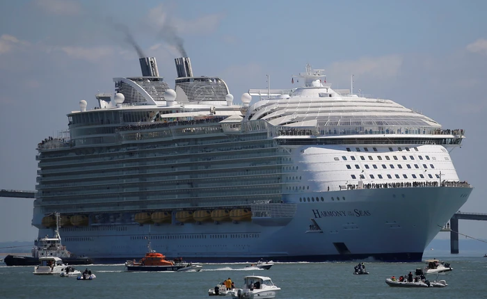 Ở bên siêu du thuyền lớn nhất thế giới này, tàu Titanic chỉ là một chú bé