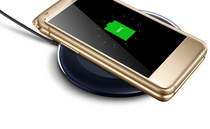 Samsung trình làng smartphone nắp gập cấu hình khủng, giá dự kiến đắt gấp ba lần iPhone 7