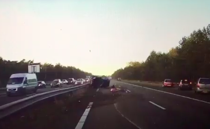 Xem video xe Tesla có thể dự đoán và thắng phanh trước cả khi tai nạn xảy ra