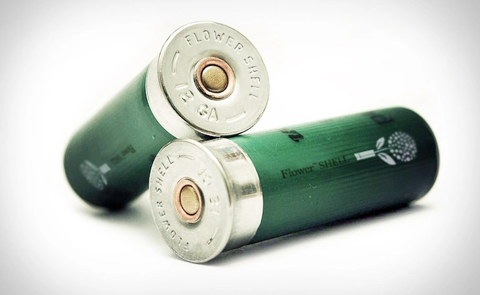 Đây có lẽ là khẩu súng hiền hòa nhất thế giới: thay vì hại người, nó sẽ trồng hoa