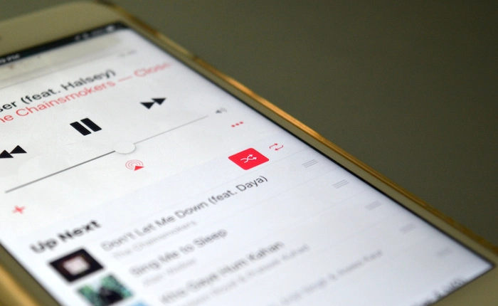 99% người dùng không biết cách bật "Repeat" và "Shuffle" khi nghe nhạc trên iOS 10, bạn thì sao?