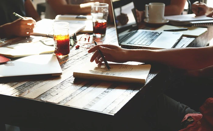 Tỉnh lại đi, đừng mong kiếm nhiều tiền hay đầy rẫy sự thú vị khi làm startup