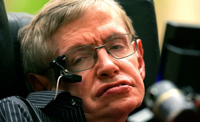Stephen Hawking sẽ đưa robot nhỏ bằng chiếc iPhone tới ngôi sao cách chúng ta 25 nghìn tỷ dặm