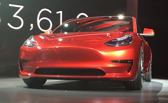 Liệu Tesla có thể giết chết Toyota, Volkswagen, Ford như Apple đã tận diệt Nokia?