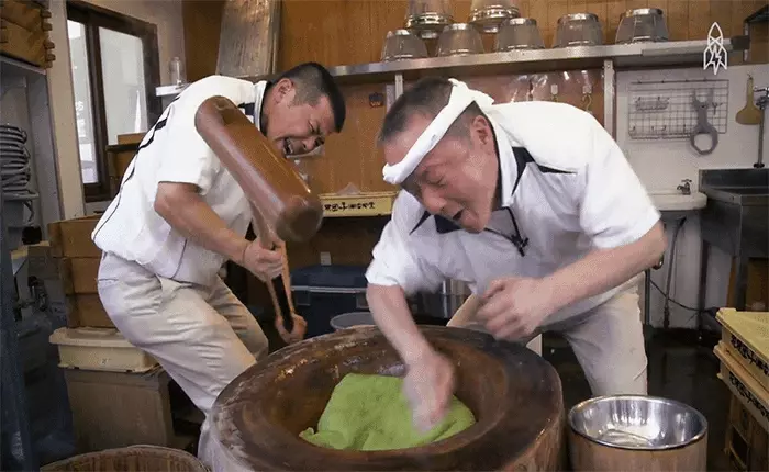 Gặp người đàn ông giã Mochi nhanh nhất Nhật Bản
