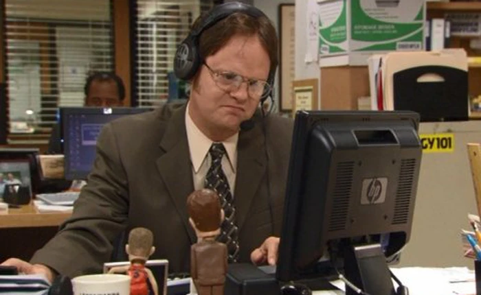 Muốn thăng tiến trong công việc? Hãy bỏ ngay 5 thói quen dưới đây