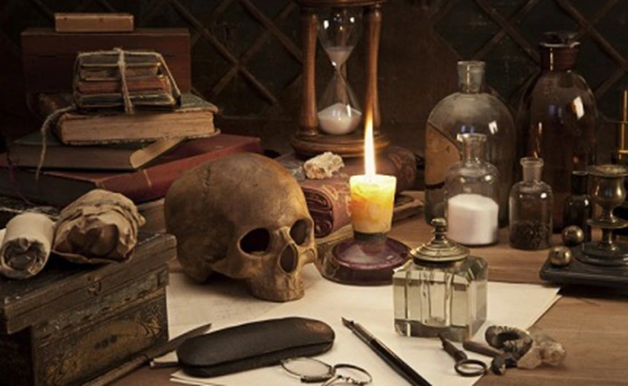 Bạn có biết nguyên tố hóa học đầu tiên trong lịch sử được tìm ra nhờ nước tiểu?