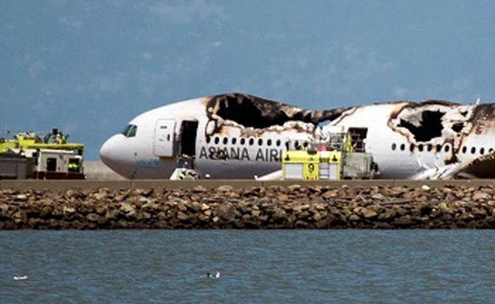 Mất bao nhiêu thời gian để sơ tán hành khách khỏi máy bay vừa hạ cánh và sắp phát nổ đến nơi?