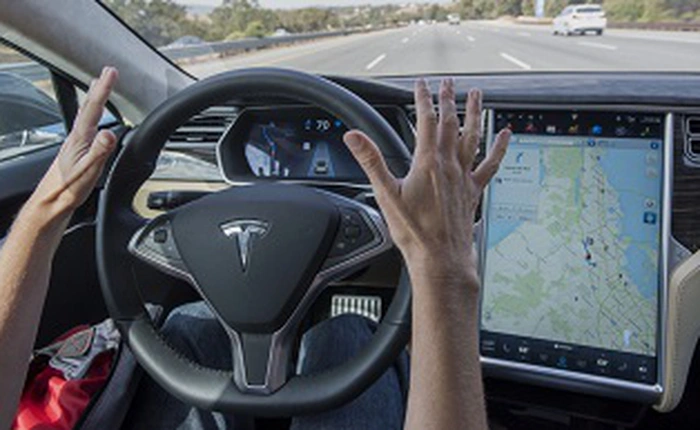 Xem hacker Trung Quốc trổ tài hack xe Tesla, bắt nó phải phanh ở khoảng cách xa tới 20km