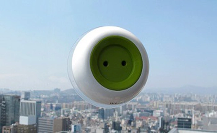 Sinh viên Hàn Quốc nghĩ ra ổ cắm di động lấy năng lượng từ Mặt Trời, khỏi lo hết pin