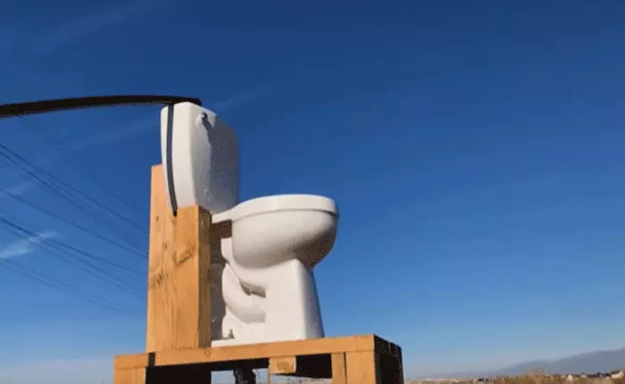 Bạn muốn cho gì vào toilet thì cho, nhưng đừng bao giờ để natri rơi vào