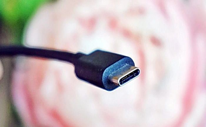 Không phải chờ iPhone 7, những chiếc điện thoại Android này đã tiên phong bỏ cổng tai nghe 3.5 mm