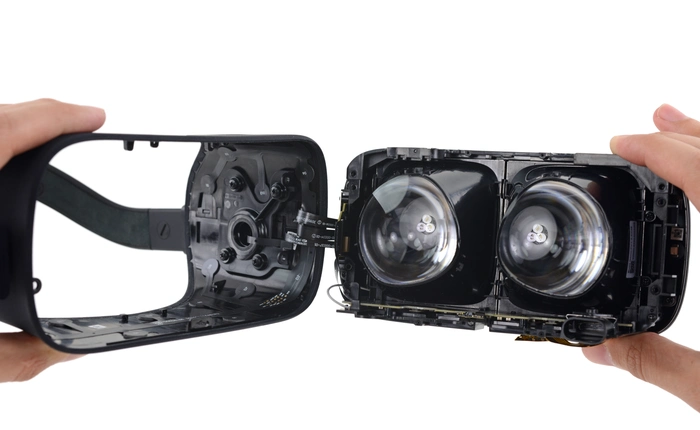 Bên trong Oculus Rift phiên bản thương mại vừa tới tay người dùng