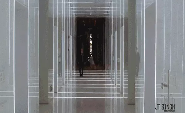 Cùng "dịch chuyển tức thời" khắp Thượng Hải qua đoạn video thú vị này