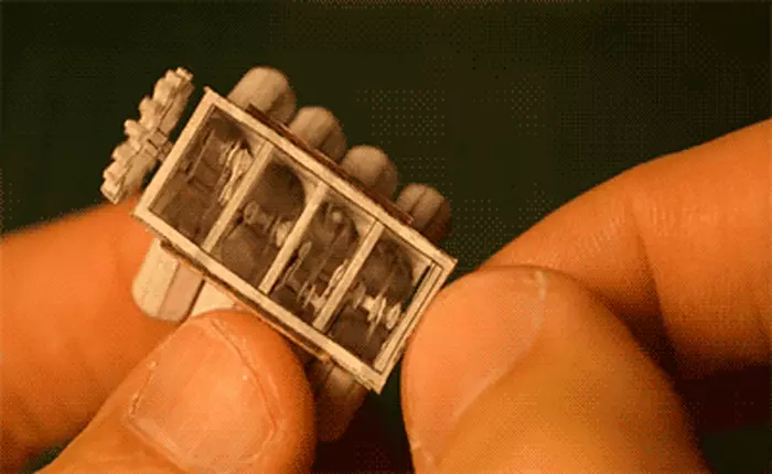 Chế tạo động cơ V8 mini hoàn toàn từ giấy