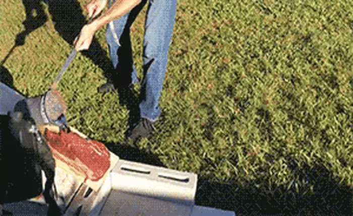 Điều gì sẽ xảy ra khi da thịt tiếp xúc với kim loại nóng chảy