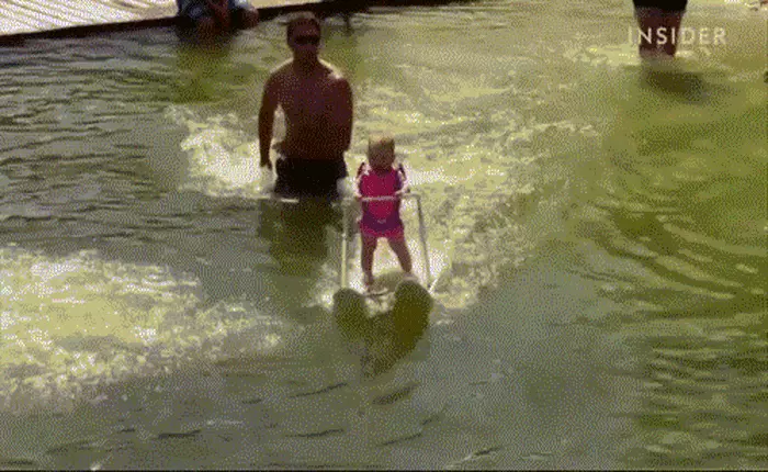 [Video] Bé gái 6 tháng tuổi đã tự mình lập kỉ lục thế giới mới