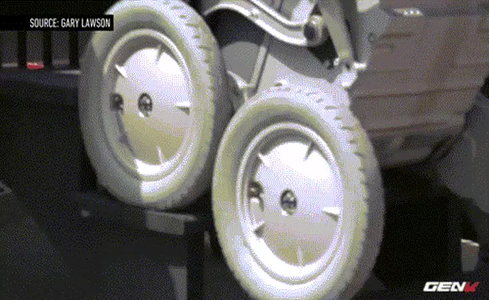 [Video] Sáng chế xe lăn có thể leo cả cầu thang