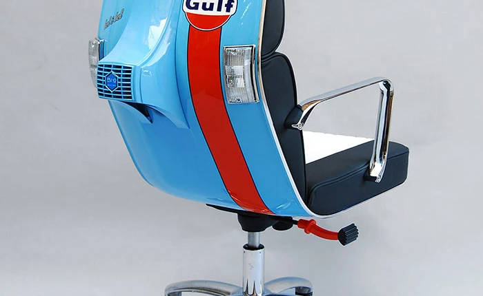 Nếu bạn có xe Vespa hỏng thì đừng vứt đi, hãy tận dụng làm ghế ngồi