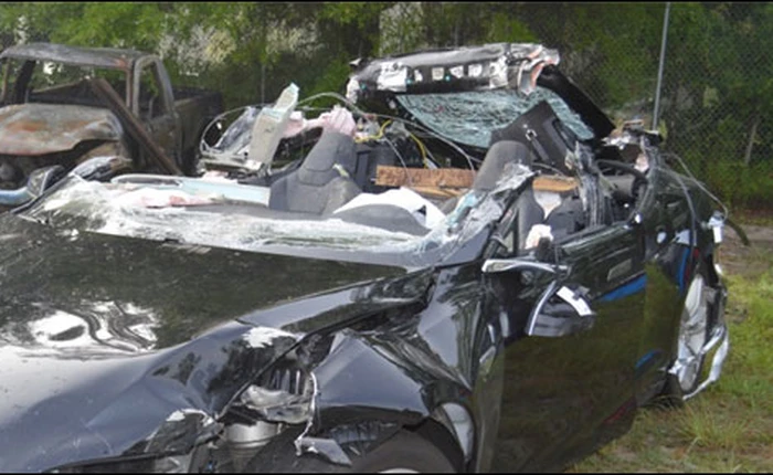 Điều tra cho thấy tài xế xe Tesla gặp tai nạn đã phóng quá tốc độ khi đang trong chế độ tự lái